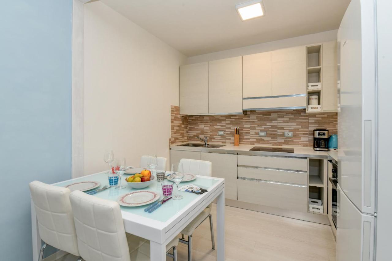 My Desenzano Holiday Apartment 데센자노델가르다 외부 사진