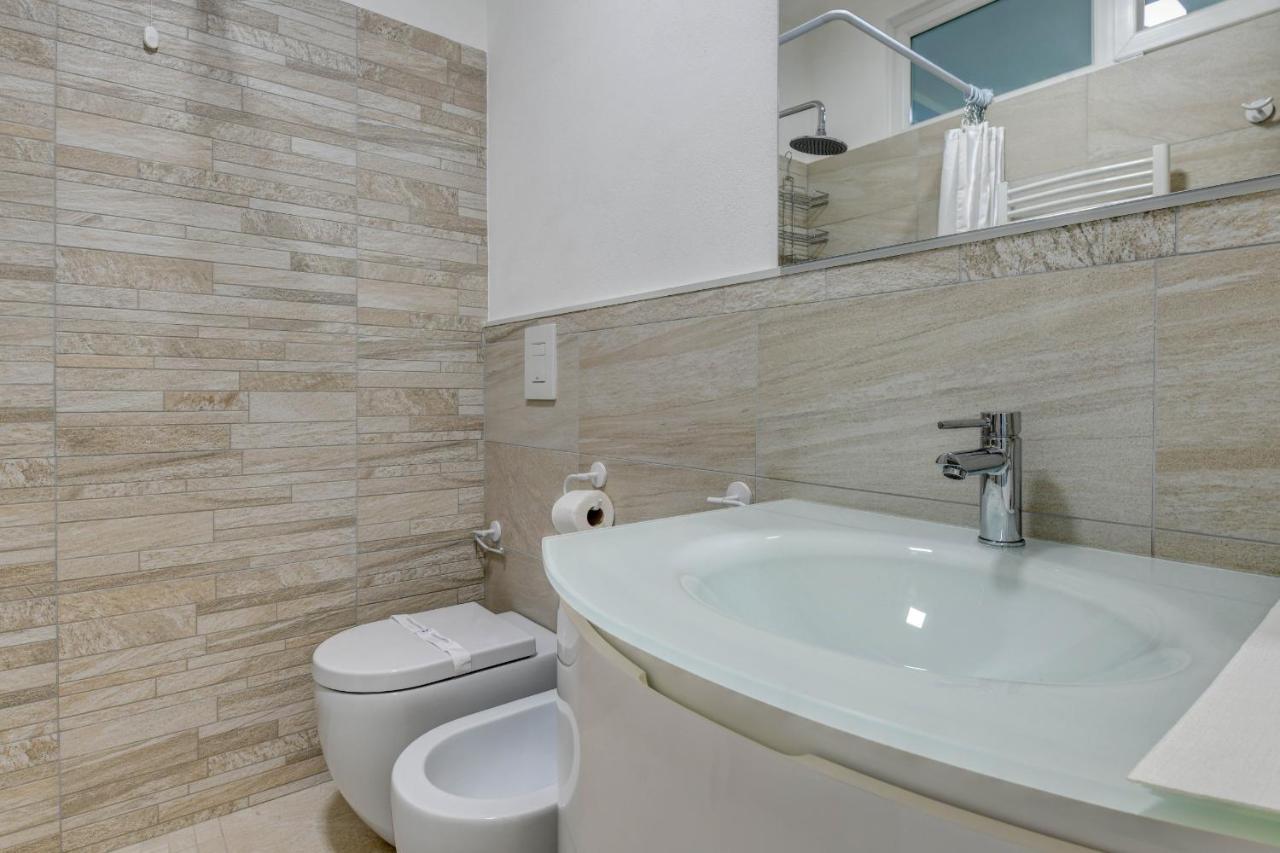 My Desenzano Holiday Apartment 데센자노델가르다 외부 사진